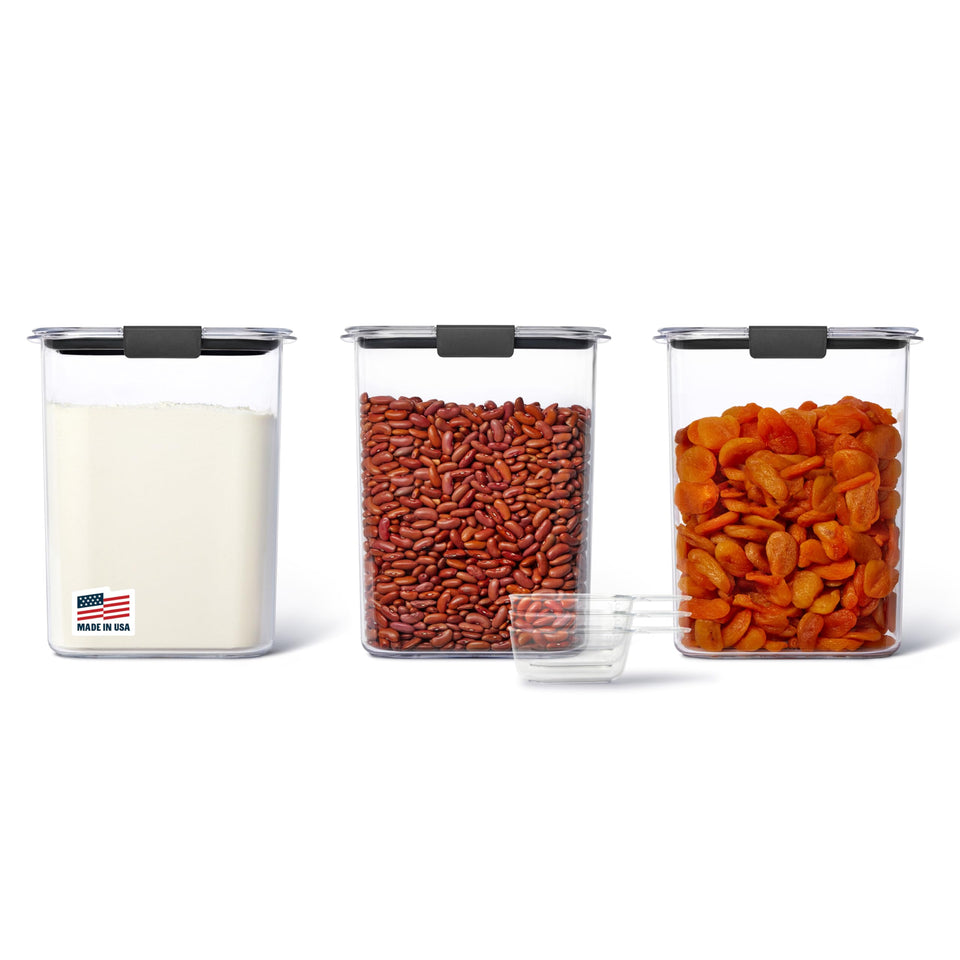 Rubbermaid Brilliance 16-cup airtight container with crystal-clear lid for easy visibility.