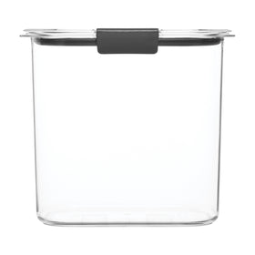 Rubbermaid Brilliance clear design helps identify ingredients at a glance.