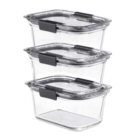 Rubbermaid Brilliance glass 4.7-cup container with lid on, showing airtight storage