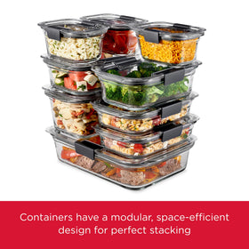 Rubbermaid Brilliance oven-safe glass base withstands up to 450°F for versatile serving.