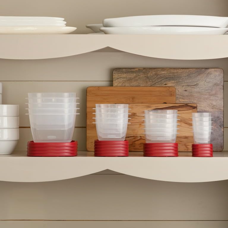 Rubbermaid Easy Find Lids microwave-safe-base image supports quick reheating.