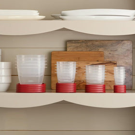 Rubbermaid Easy Find Lids microwave-safe-base image supports quick reheating.