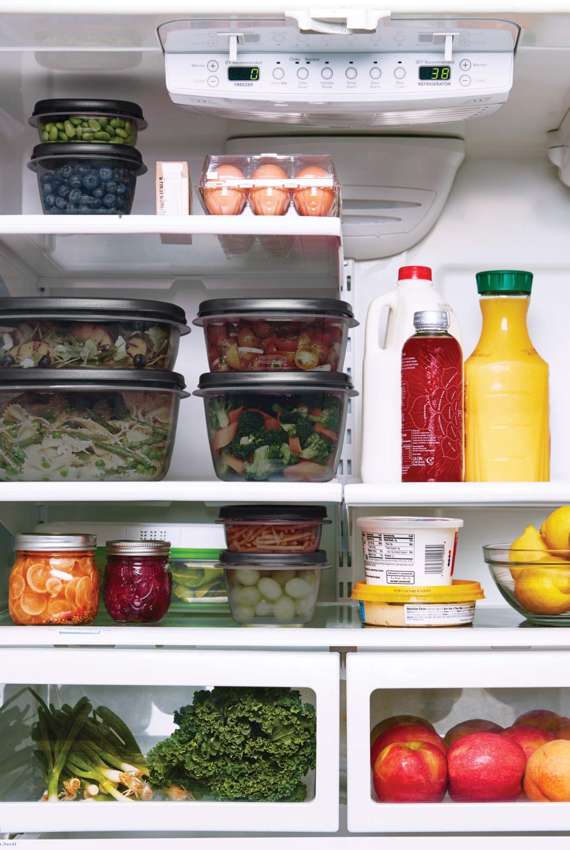 Rubbermaid EasyFindLids base is microwave-safe and top-rack dishwasher-safe