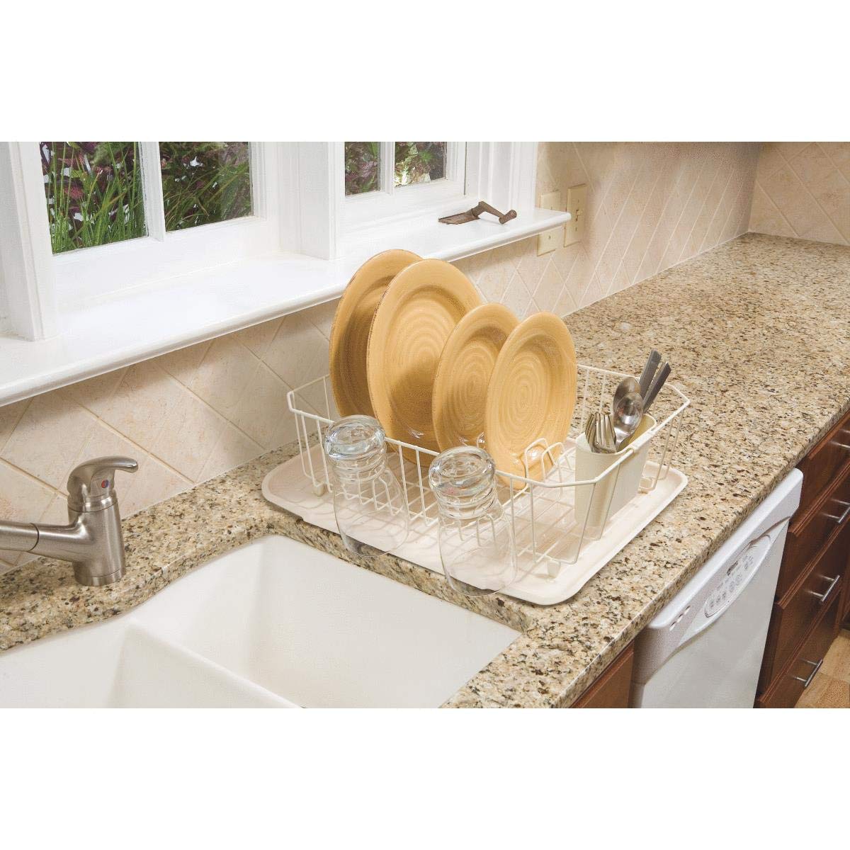 Rubbermaid L3-6008-M5-CHROM drainer holds up to 13 dishes, ideal for small kitchens.
