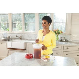 Rubbermaid Clear Pitcher is dishwasher safe away from heating elements for easy cleanup.