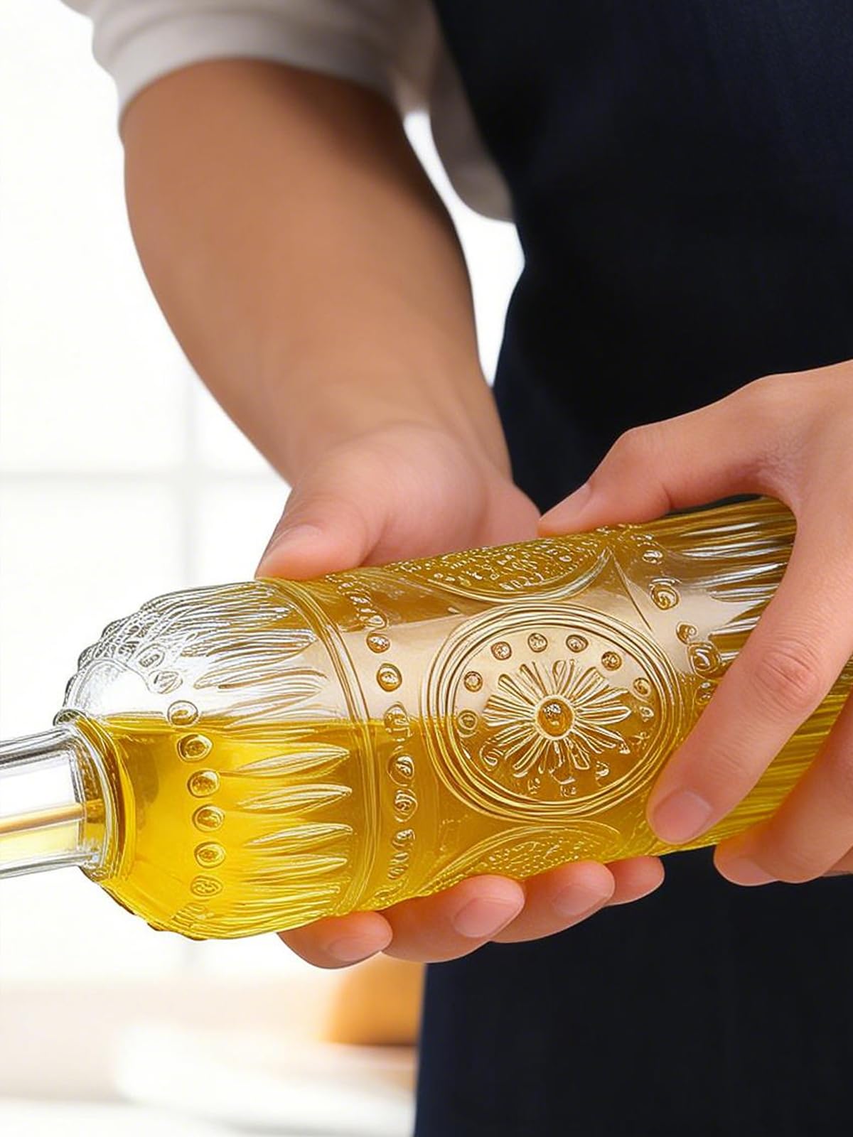 Ruiao durable glass oil dispenser offering clear visibility of contents.