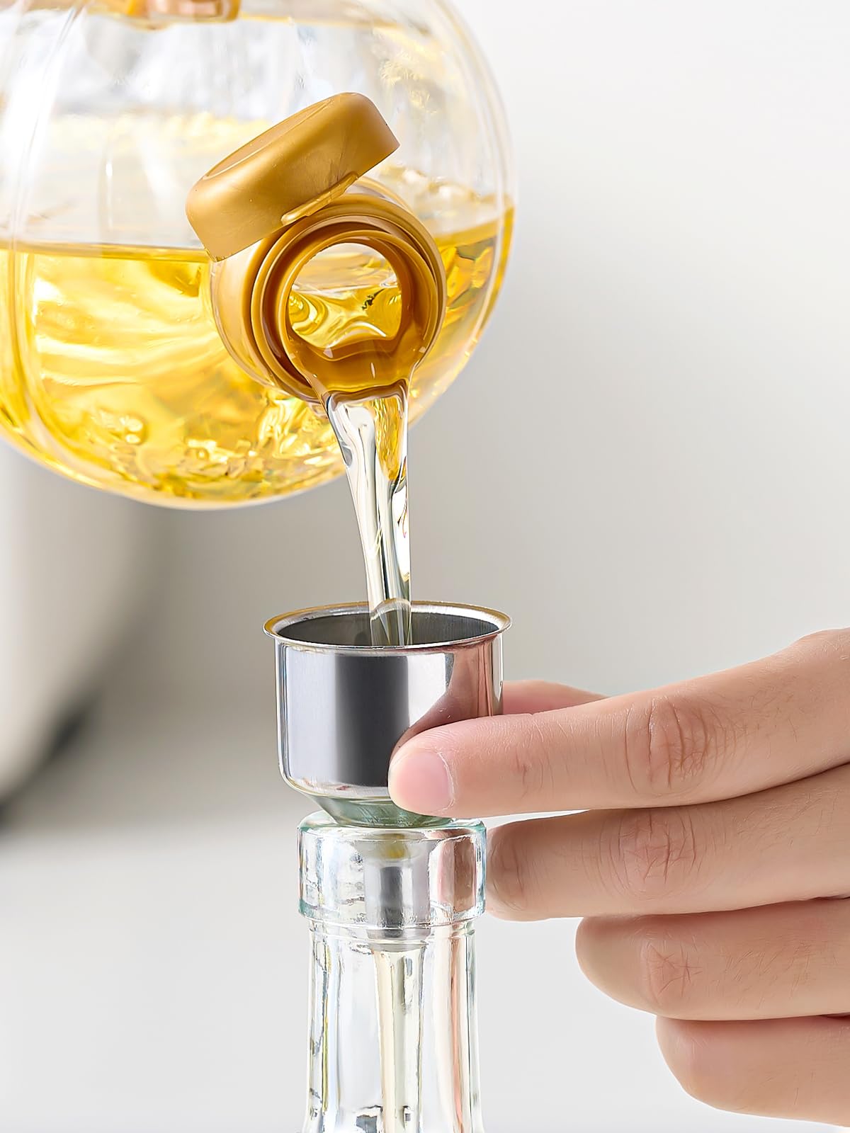 Ruiao multipurpose dispenser suitable for soy sauce and more.