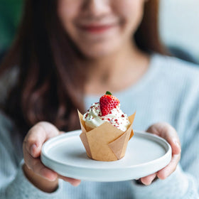 Ruisita tulip cups at kids' party, cute and easy one-mouth treats.