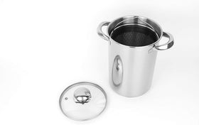 Runzi Asparagus Pot induction-compatible for versatile stovetop cooking.