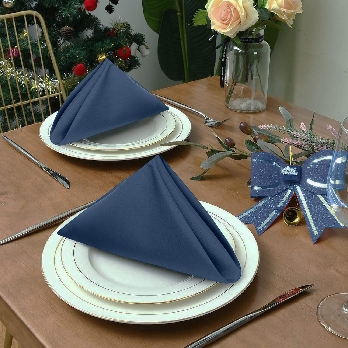 RUVANTI 18x18 inch napkins provide ample coverage for meals.