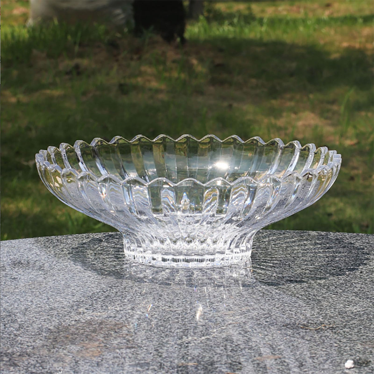 Rxcvkmw white glass bowl suitable for modern and classic interiors.