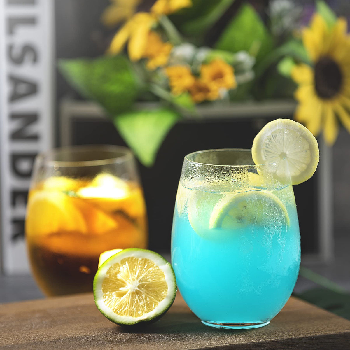S SALIENT dishwasher-safe wine glass for easy cleaning.