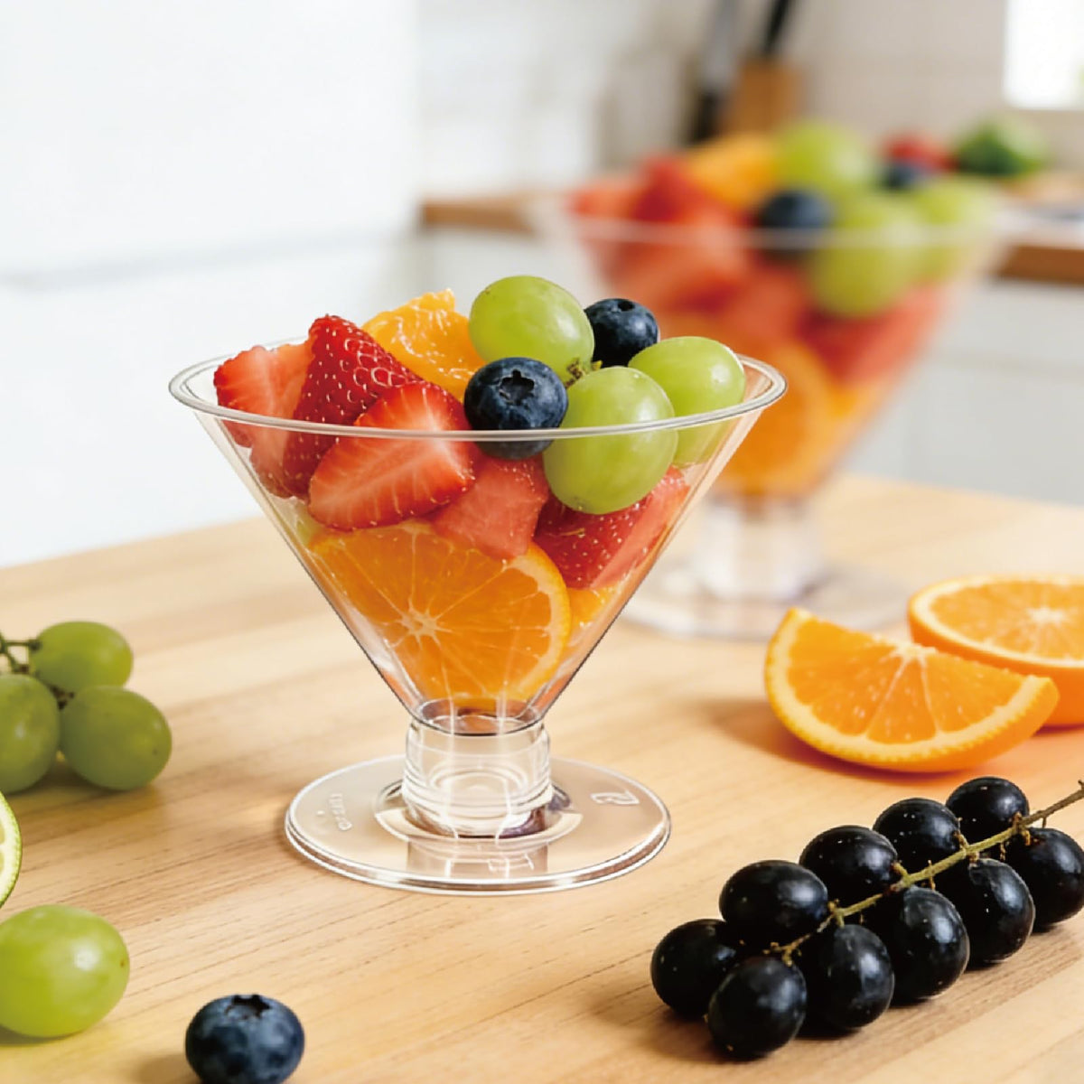 S8686S party-ready martini glasses suit cocktails and desserts.