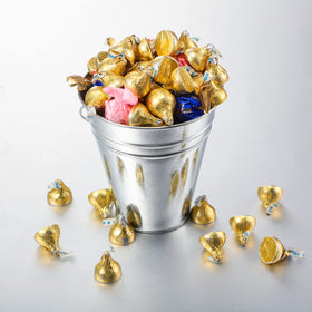 Sadnyy holiday decor ideas with galvanized buckets for Christmas and Halloween