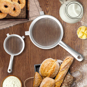 Sadoia multi-size strainer collection ready for different kitchen tasks.