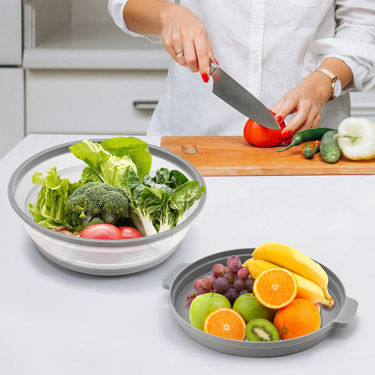 Saebume multi-use lid doubles as freshness lid and fruit plate.