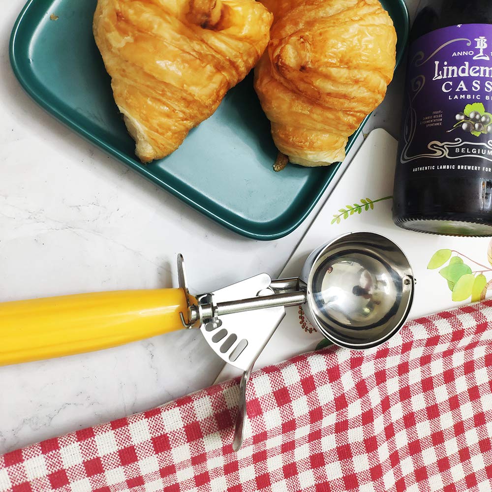 Saebye easy-release mechanism aids effortless portion control.