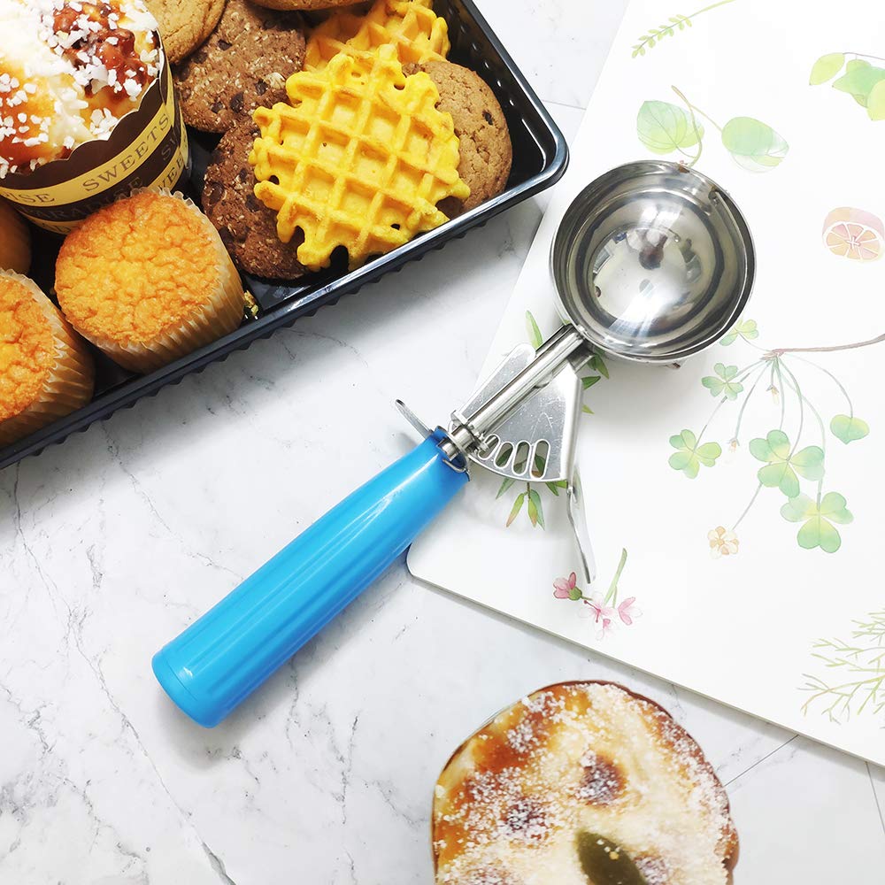 Saebye versatile scoop for meatballs, rice, and batters.