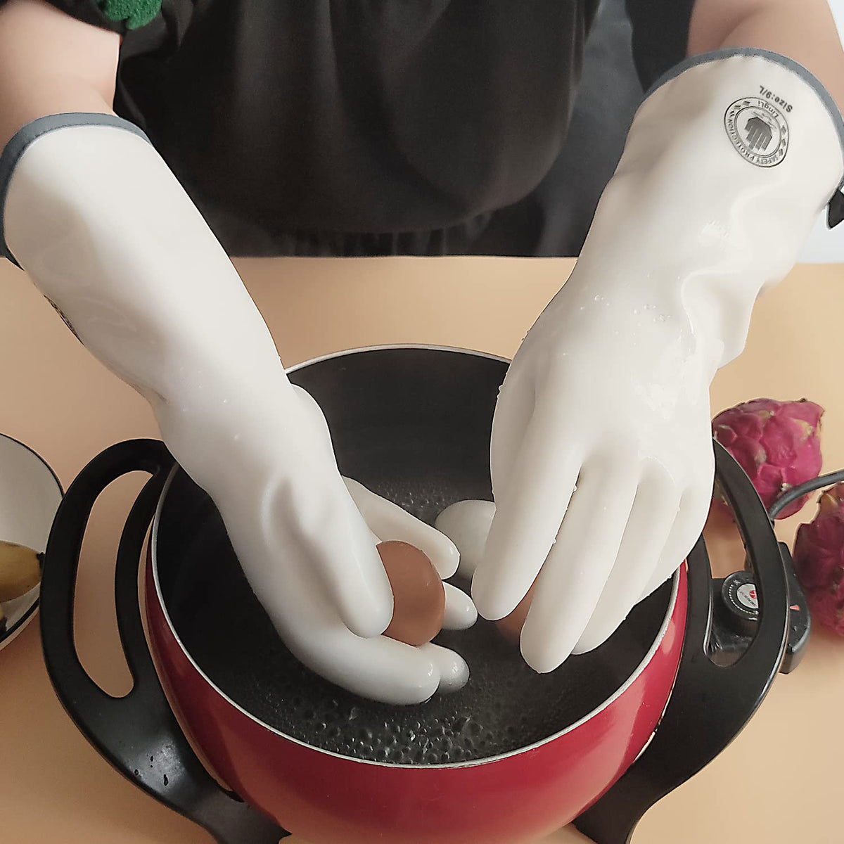 Safety Protection Lingli full-forearm protection gloves extend coverage to forearms for safety.