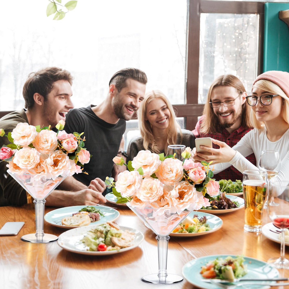 SAIAOKJ versatile glass serves desserts, fruit, and garnishes.