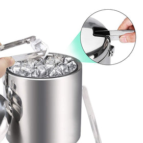 Portable Sailnovo ice bucket ideal for picnics, barbecues, and small gatherings.