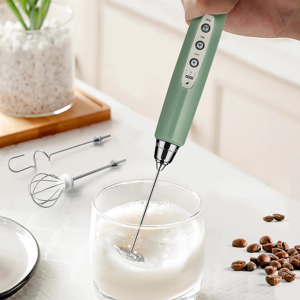 Sakgos milk frother with rechargeable handle for café-quality foam at home