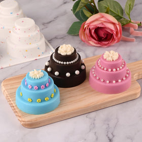 Sakolla cake pops and cakesicles shaping for festive treats