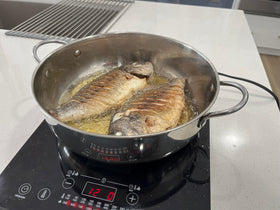 Saltlas frying pot handles chicken, seafood, fries, and tempura.