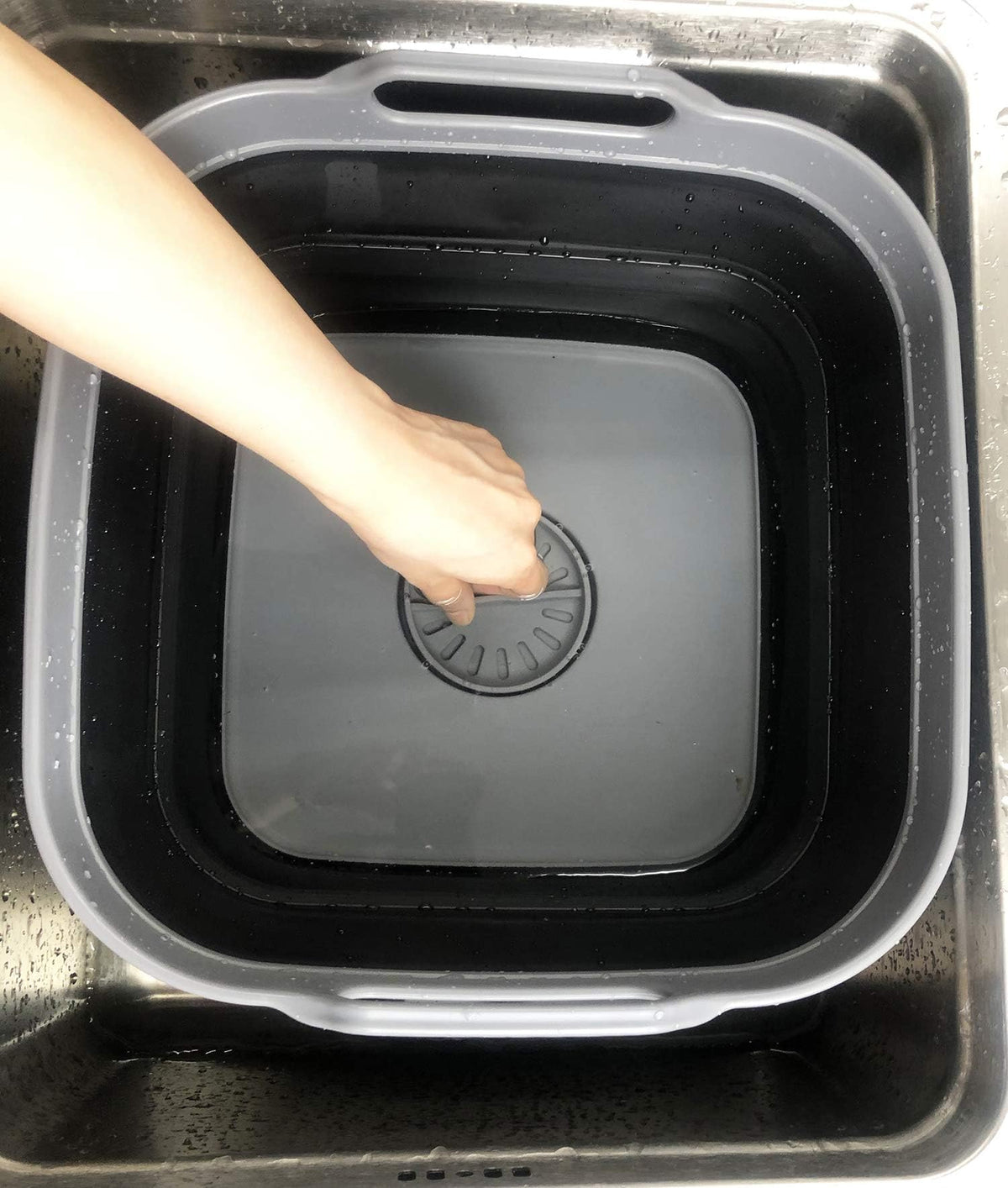 SAMMART 10L dishpan bottom view highlighting stability and drain mechanism