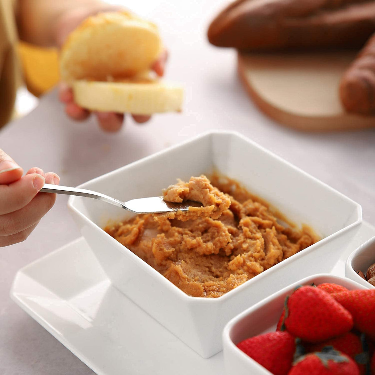 Samsle microwave- and oven-safe bowls up to 450°F for reheating.