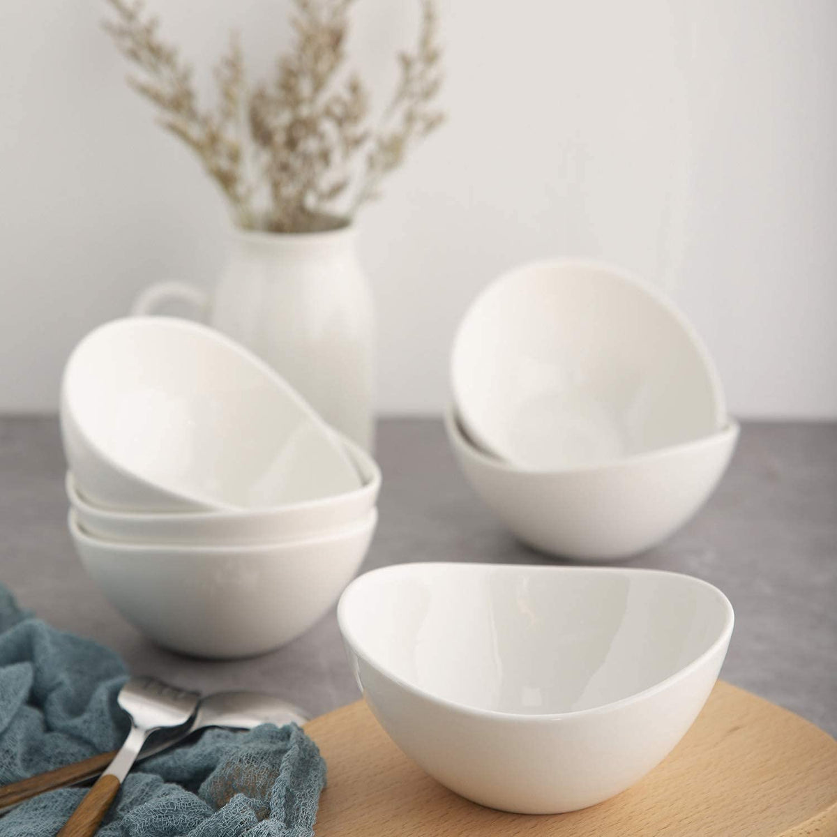 Samsle dishwasher-safe bowls for quick cleanup after meals.
