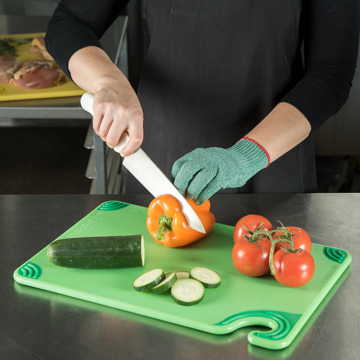 San Jamar Saf-T-Grip uses HACCP color coding for quick food-group identification.