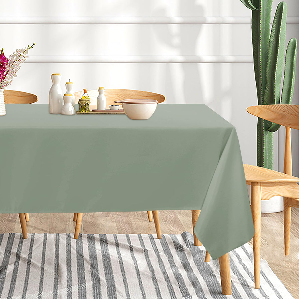 Easy-care polyester that cleans quickly after meals