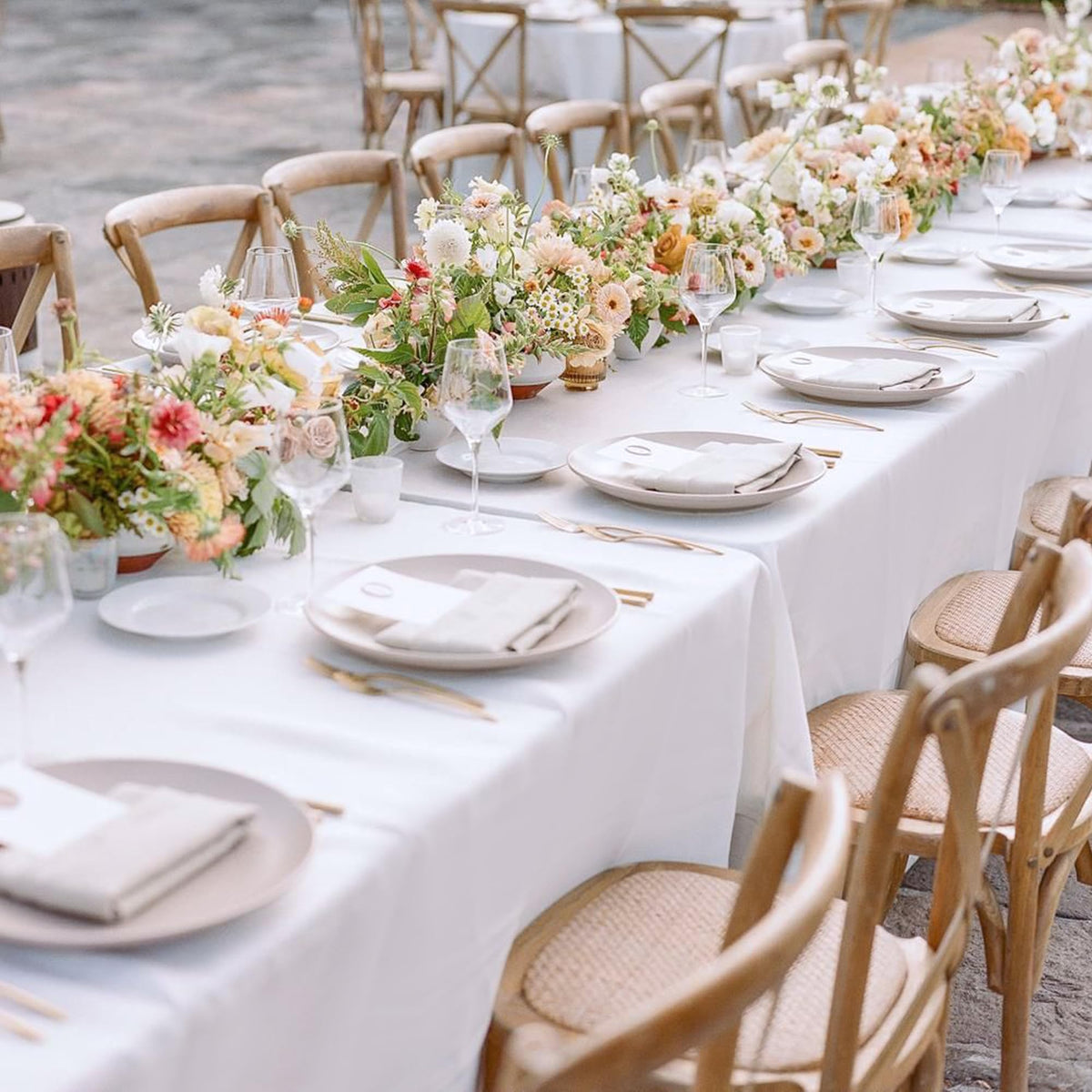 Sancua machine-washable tablecloth simplifies post-event cleanup.