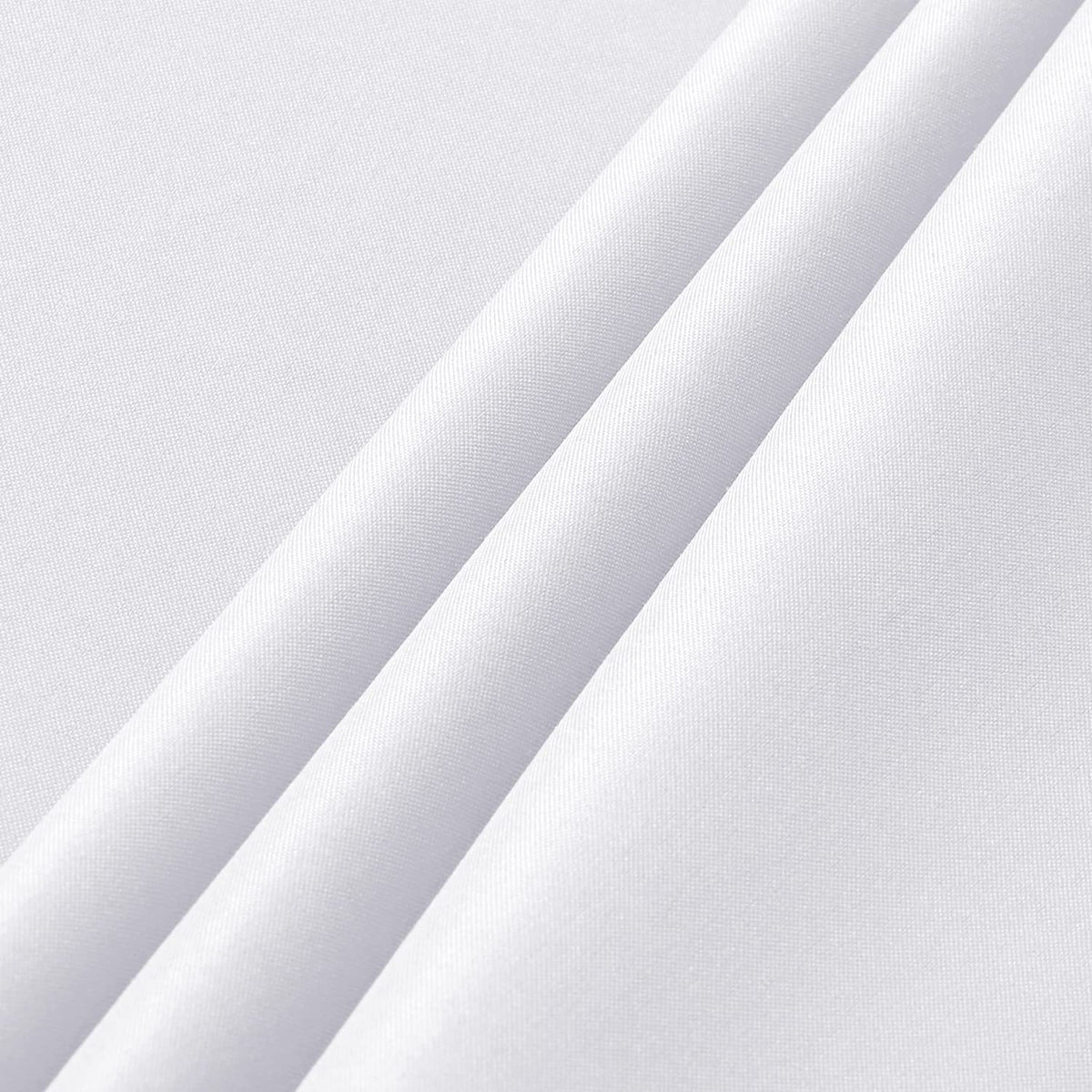 Sancua polyester white tablecloth offers durability and long-lasting use.