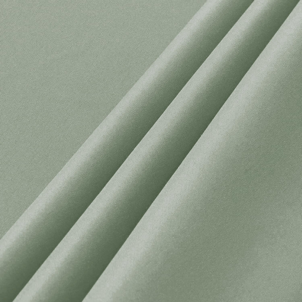 Sancua tablecloth at an outdoor picnic setting