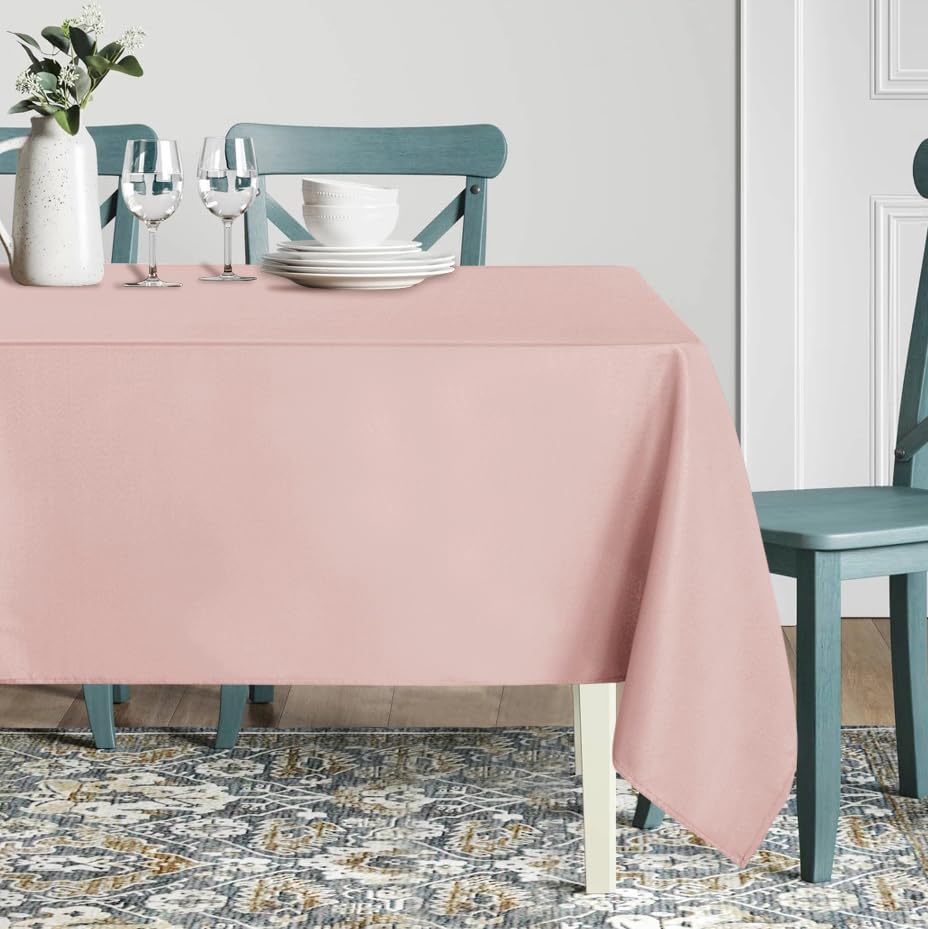 Sancua tablecloth stain-resistance finish helps keep spills discreet and easy to wipe.