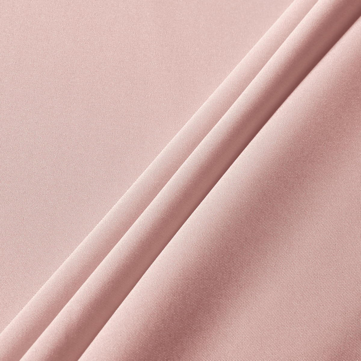 Sancua tablecloth wrinkle-free fabric ensures a neat dining setup throughout events.