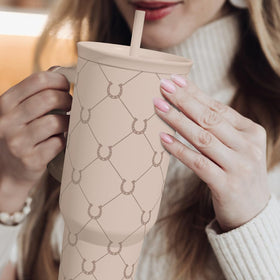 SANDJEST double-wall insulation keeps beverages cold or hot.