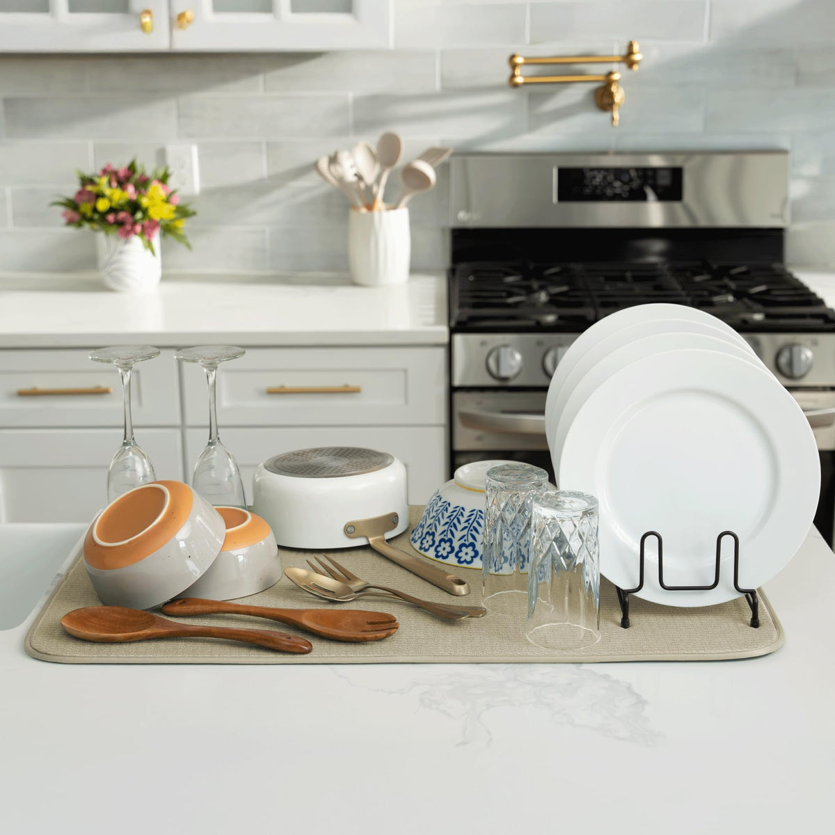 S&T INC. Mat under the dish rack catches drips and keeps surfaces smooth.
