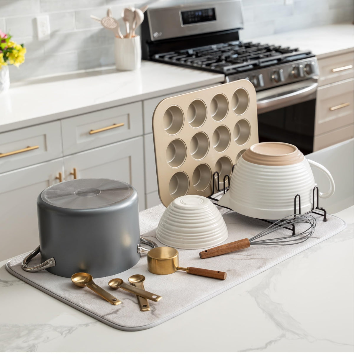 S&T INC. Absorbent microfiber drying mat provides a soft, quick-dry surface for dishes.