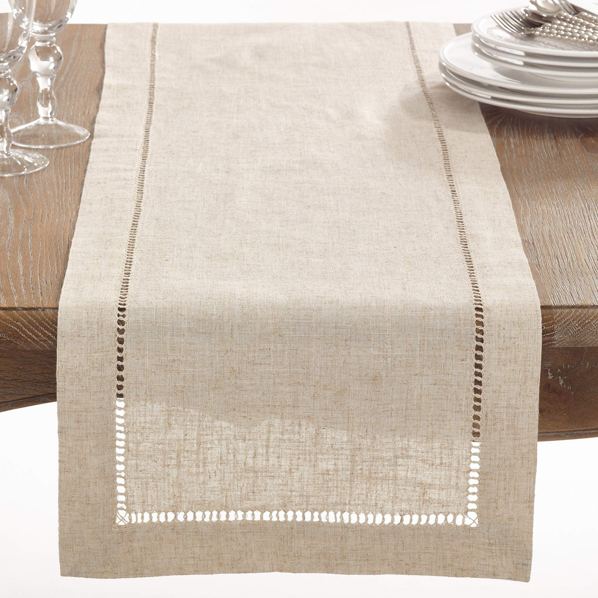 SARO LIFESTYLE table runner close-up highlights durable fabric texture and blend.