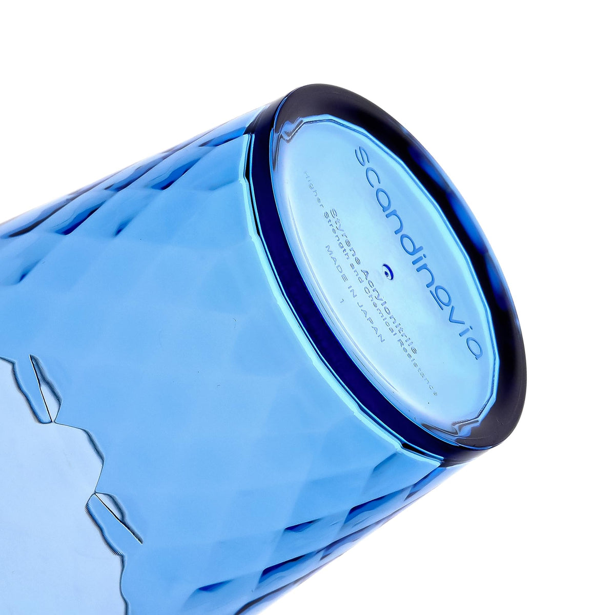 SCANDINOVIA BPA-free dishwasher-safe tumbler with smooth rim.