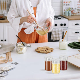 Segarty clear glass shows spice levels for timely refills.