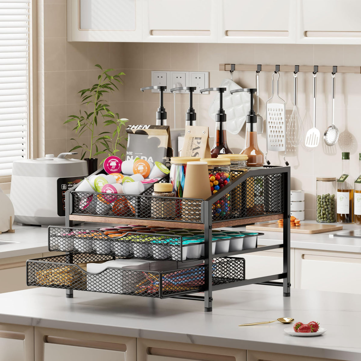 Segtenant elegant black and brown design complements modern or rustic kitchens.