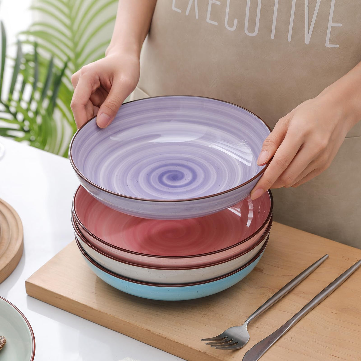 Selamica 10-inch dinner plates, sturdy and dishwasher-safe.