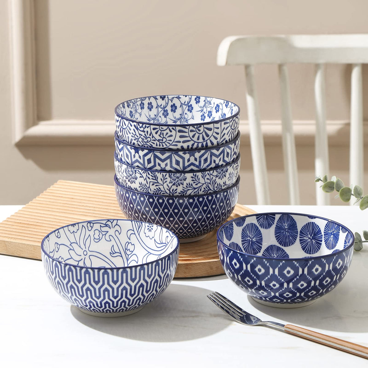 Selamica bowls with sturdy thickness and comfortable grip for easy handling.