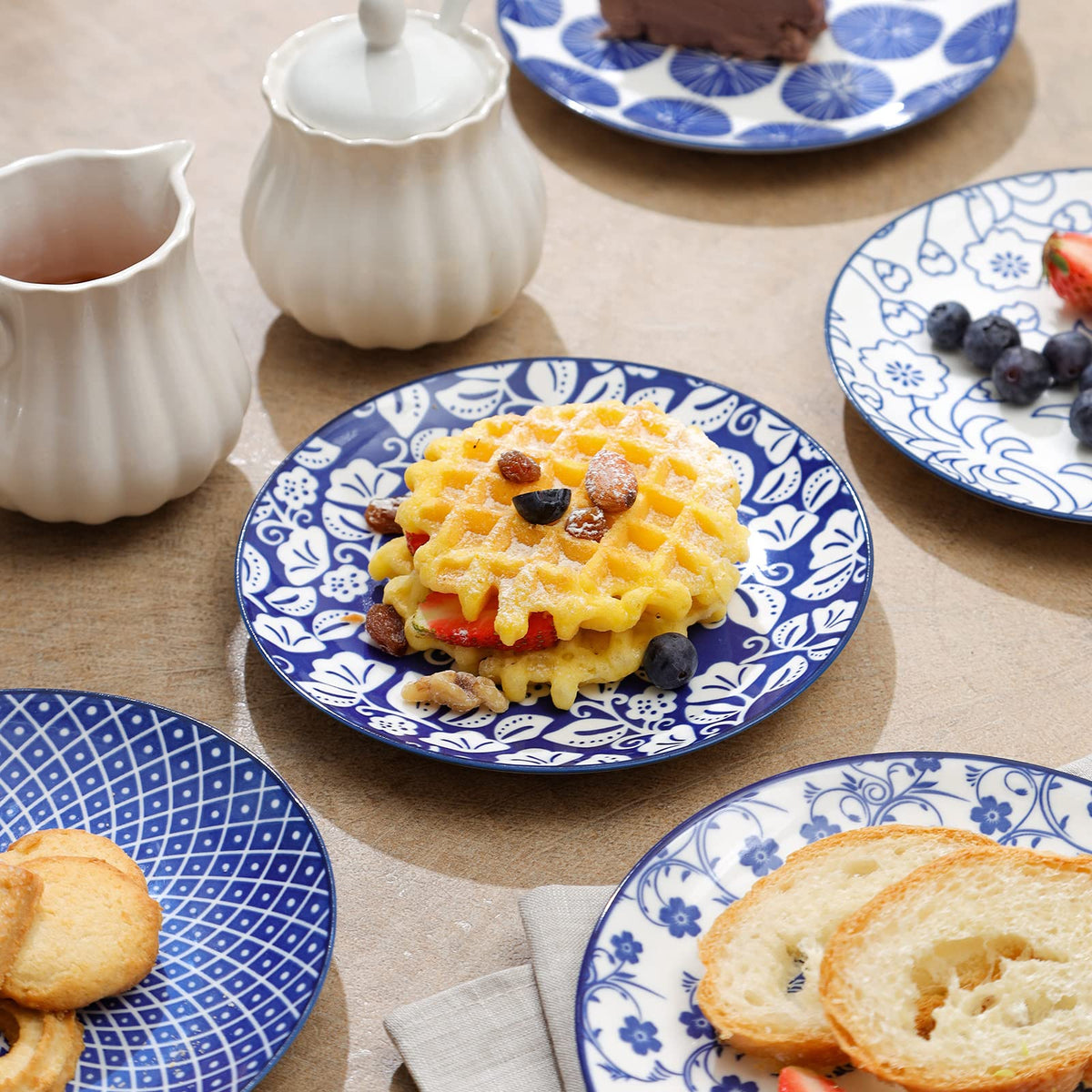 Selamica microwave-safe plate convenient for reheating desserts