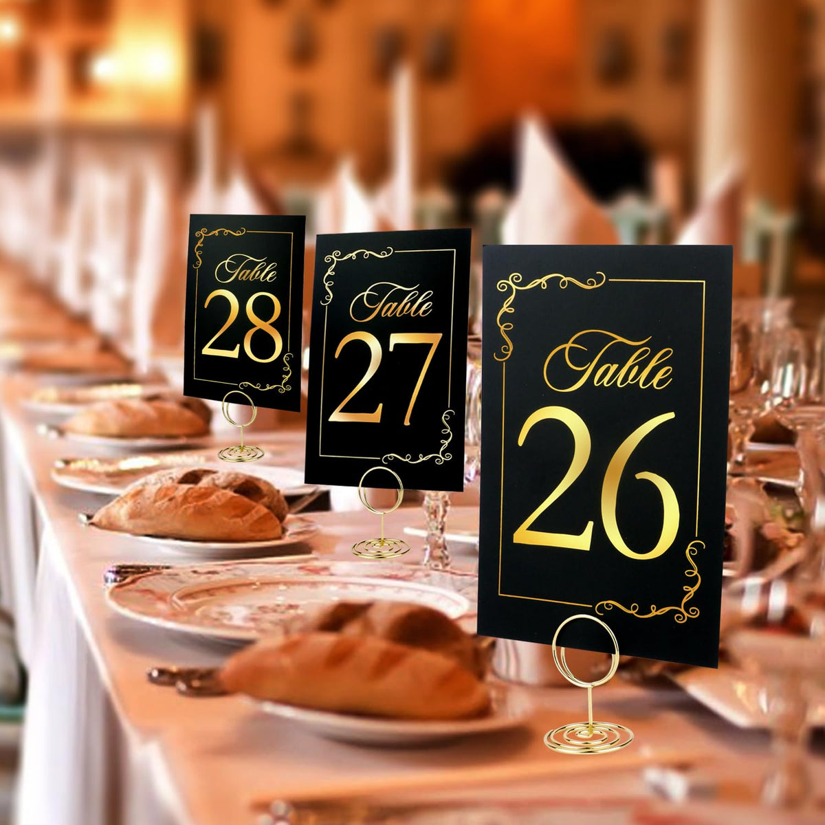 SELANTAG head table card in black-gold for cohesive reception decor.