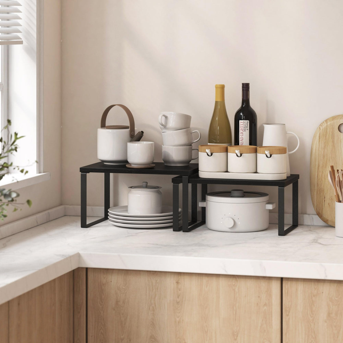 Selefrecos large shelf with anti-slip legs keeps bottles stable on any surface